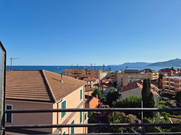 appartamento in vendita a Borgio Verezzi in zona Borgio