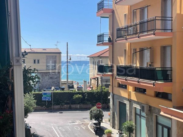 appartamento in vendita a Borgio Verezzi in zona Borgio