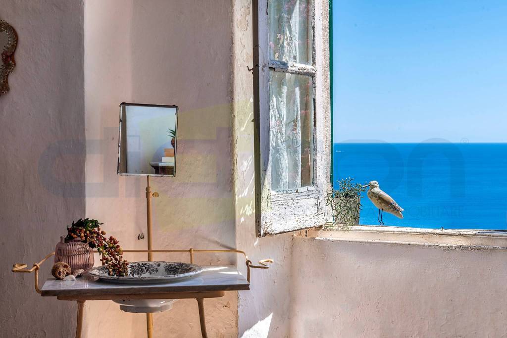 casa indipendente in vendita a Borgio Verezzi in zona Verezzi