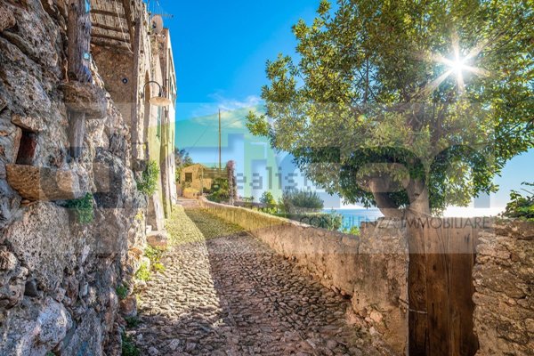 appartamento in vendita a Borgio Verezzi in zona Verezzi