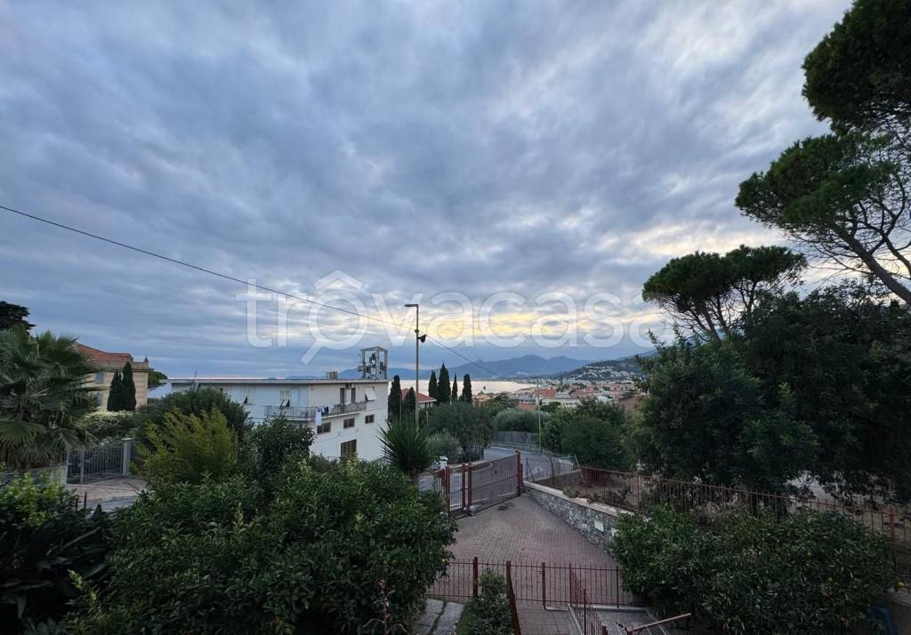 appartamento in vendita a Borgio Verezzi in zona Borgio
