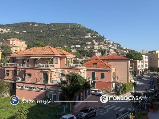 appartamento in vendita a Borgio Verezzi in zona Borgio