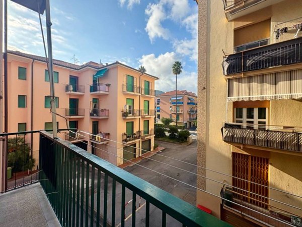 appartamento in vendita a Borgio Verezzi in zona Borgio