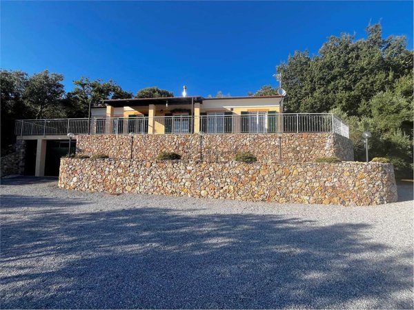 casa indipendente in vendita a Borgio Verezzi in zona Borgio