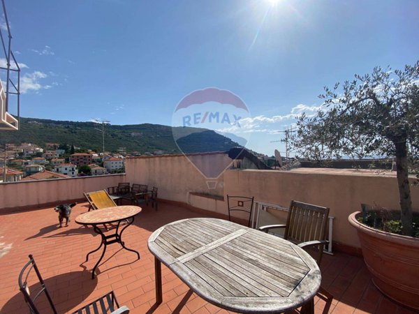 casa indipendente in vendita a Borgio Verezzi