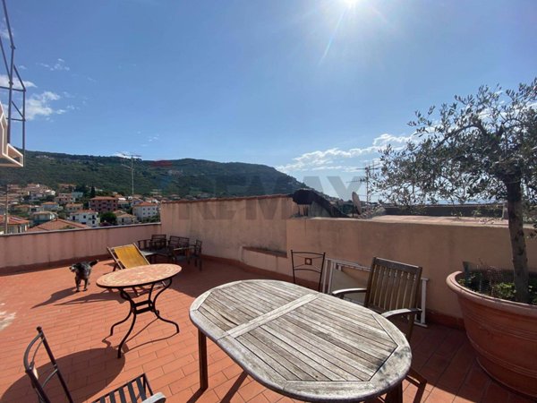 casa indipendente in vendita a Borgio Verezzi