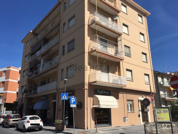 locale di sgombero in vendita a Borgio Verezzi