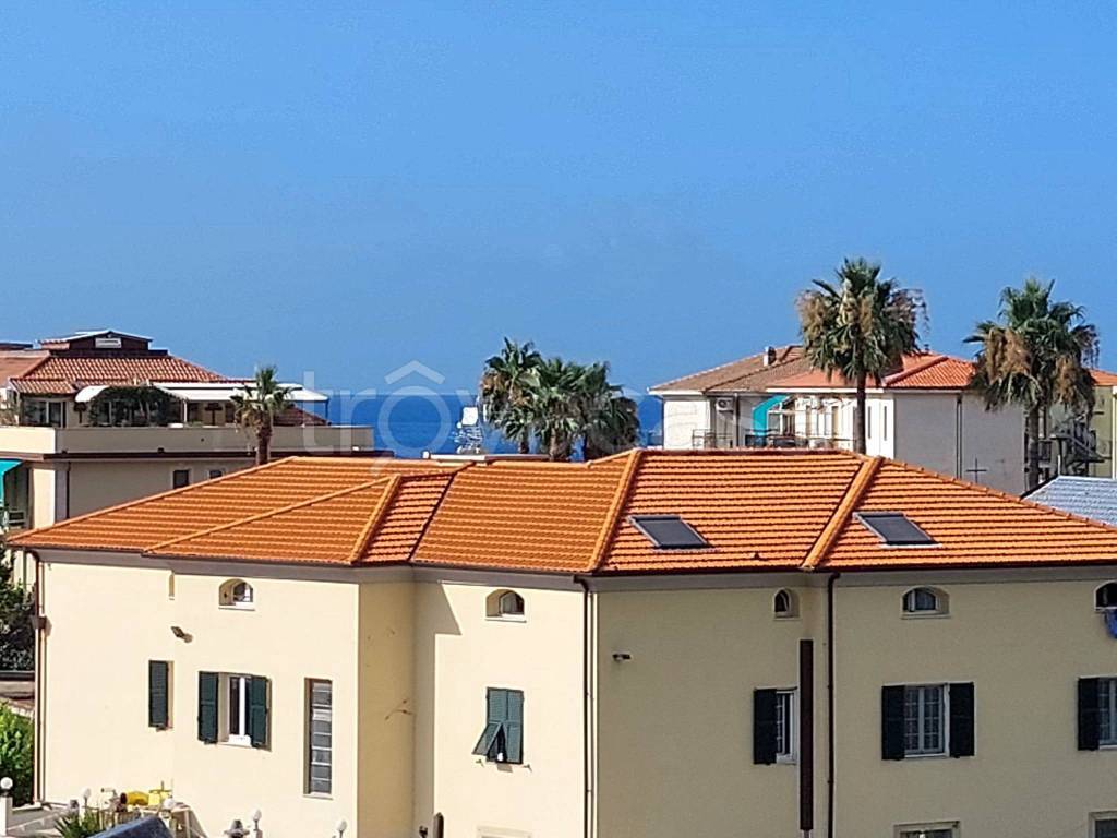 appartamento in vendita a Borgio Verezzi in zona Borgio