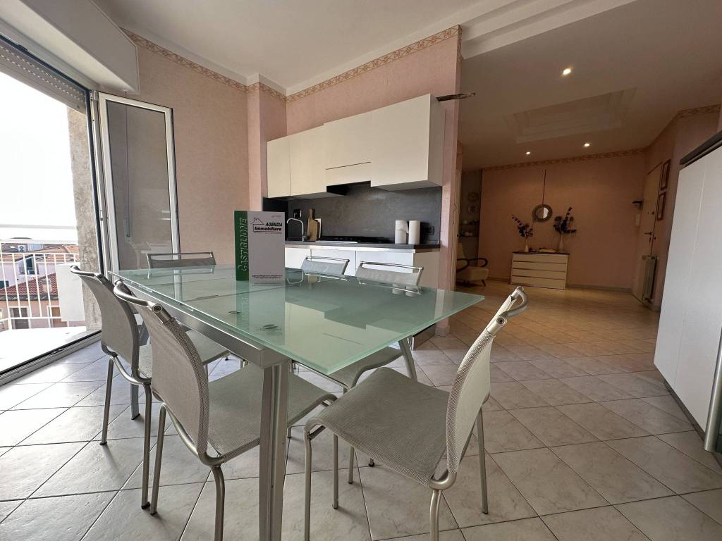 appartamento in vendita a Borgio Verezzi in zona Borgio