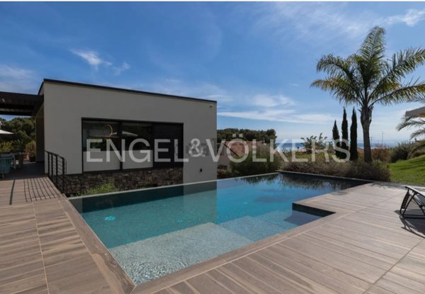 casa indipendente in vendita a Borgio Verezzi