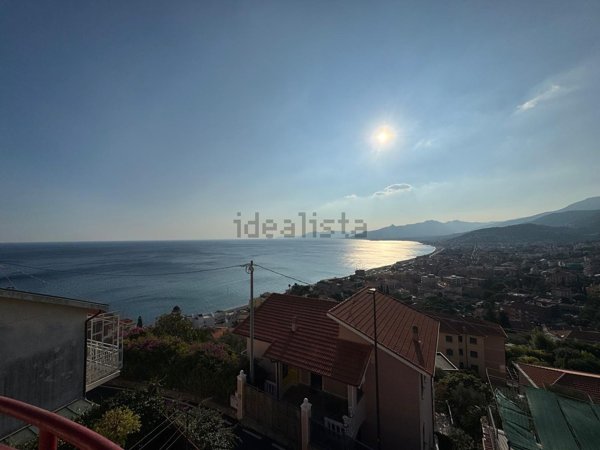 casa indipendente in vendita a Borgio Verezzi