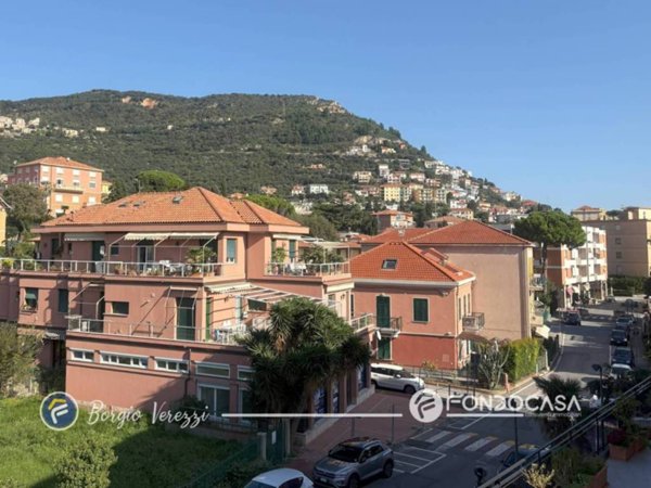 appartamento in vendita a Borgio Verezzi in zona Borgio