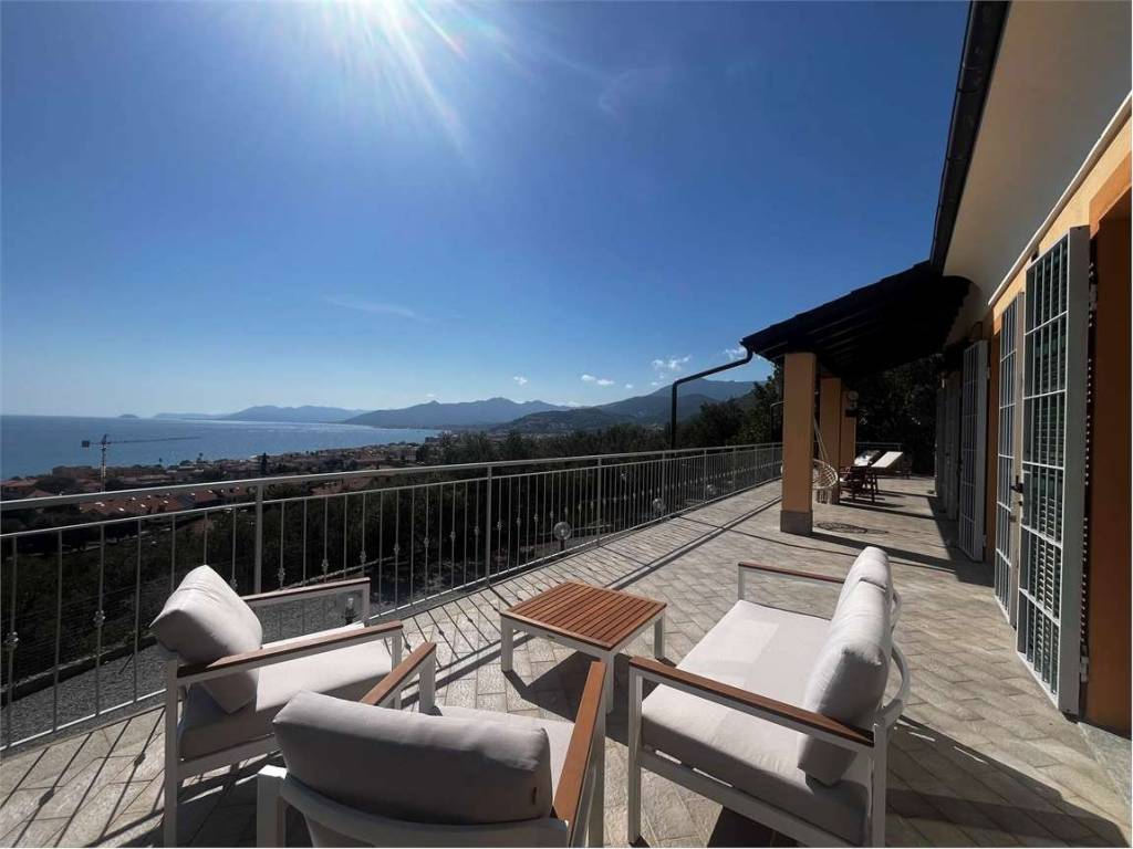 casa indipendente in vendita a Borgio Verezzi in zona Borgio