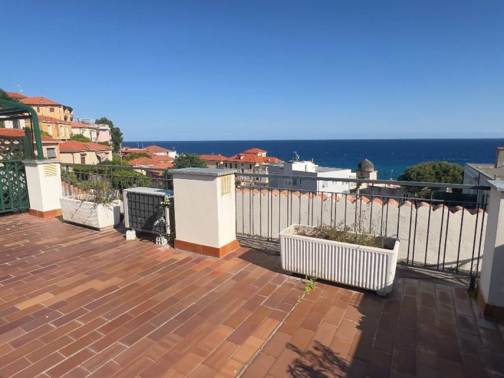 appartamento in vendita a Borgio Verezzi in zona Borgio