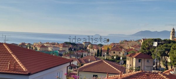 casa indipendente in vendita a Borgio Verezzi