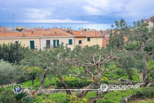 casa indipendente in vendita a Borgio Verezzi in zona Borgio