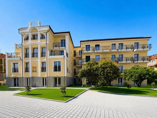casa indipendente in vendita a Borgio Verezzi