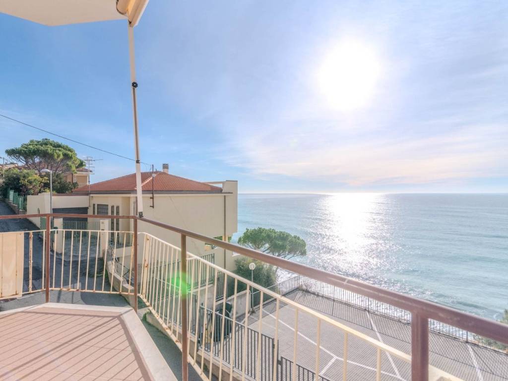 appartamento in vendita a Borgio Verezzi in zona Borgio