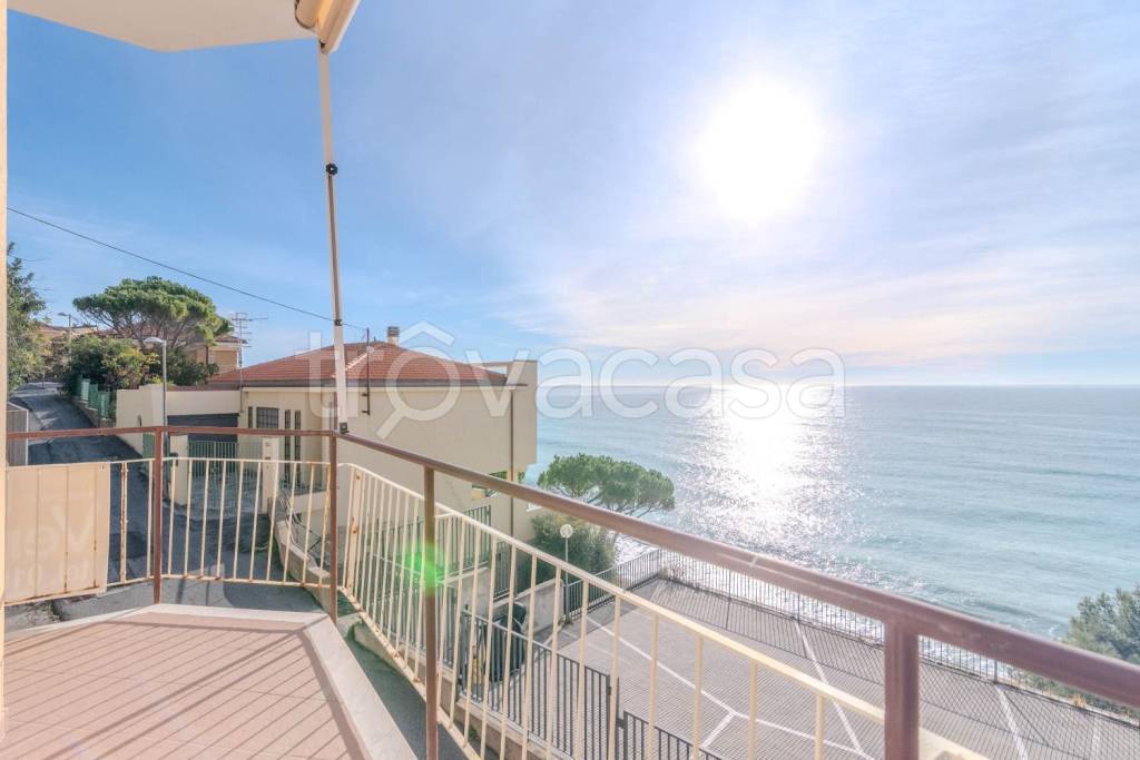 appartamento in vendita a Borgio Verezzi in zona Borgio