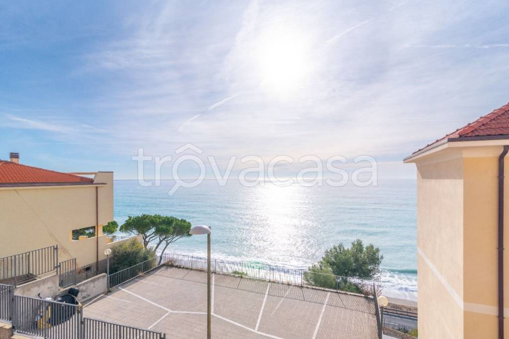 appartamento in vendita a Borgio Verezzi in zona Borgio