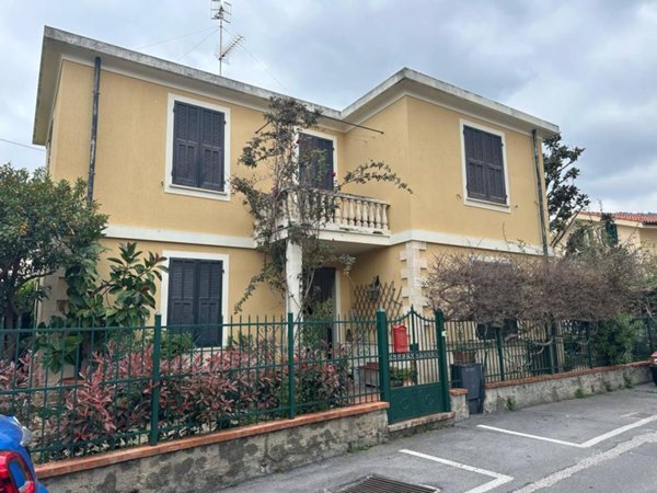 casa indipendente in vendita a Borgio Verezzi in zona Borgio