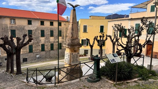 appartamento in vendita a Borgio Verezzi in zona Borgio