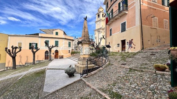 appartamento in vendita a Borgio Verezzi in zona Borgio