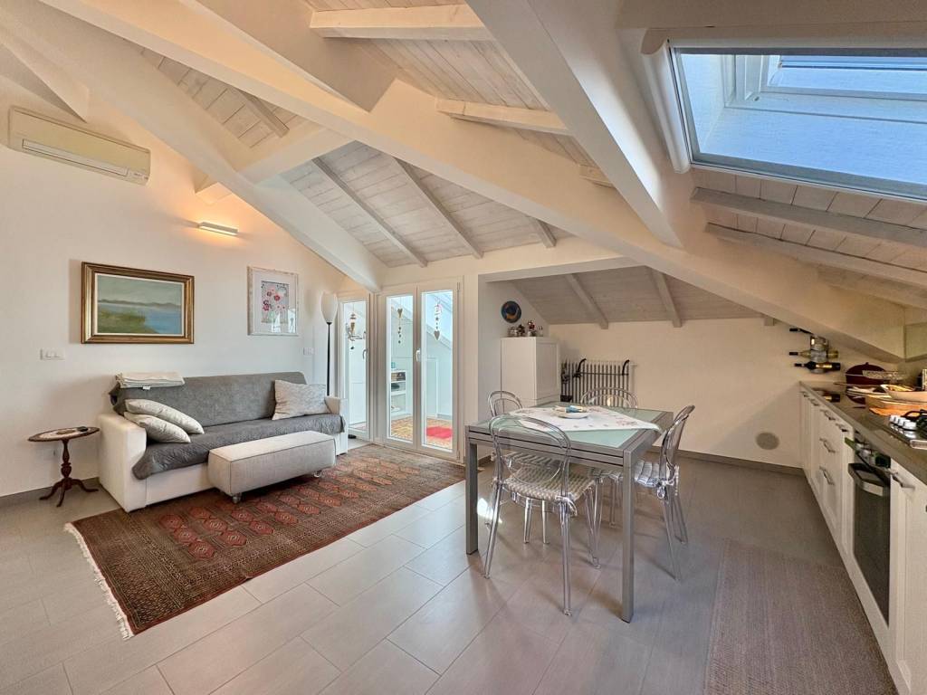 appartamento in vendita a Borgio Verezzi in zona Borgio