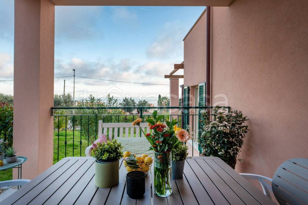 appartamento in vendita a Borgio Verezzi in zona Borgio