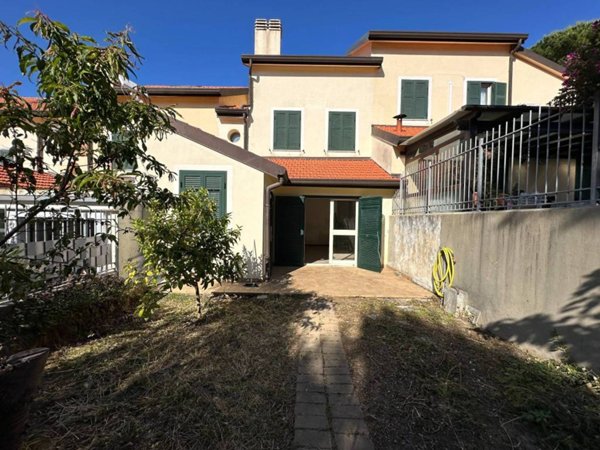 casa indipendente in vendita a Borgio Verezzi