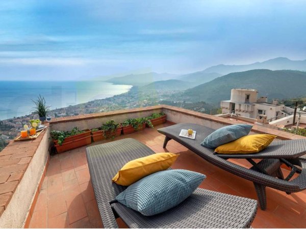 casa indipendente in vendita a Borgio Verezzi in zona Verezzi