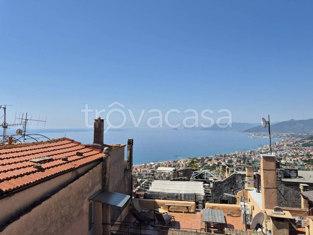 appartamento in vendita a Borgio Verezzi in zona Verezzi