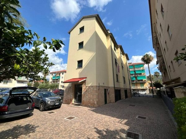 appartamento in vendita a Borgio Verezzi in zona Borgio