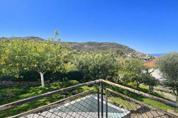 casa indipendente in vendita a Borgio Verezzi in zona Borgio