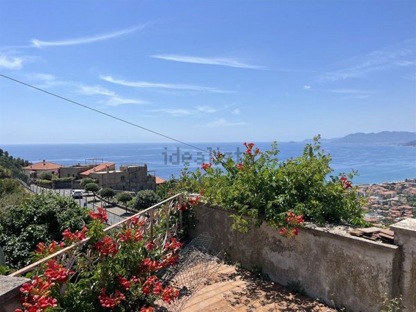 casa indipendente in vendita a Borgio Verezzi in zona Verezzi