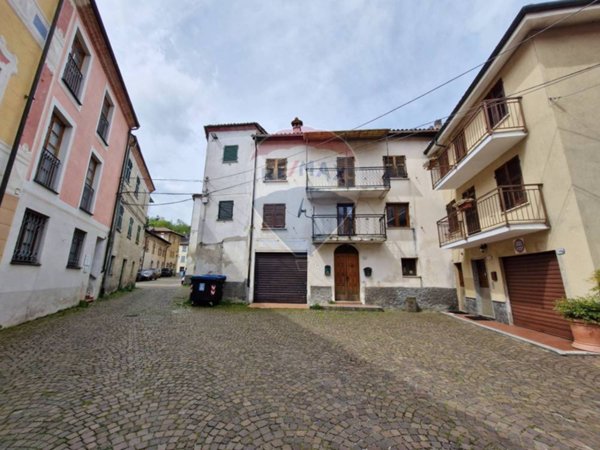 casa indipendente in vendita a Bormida