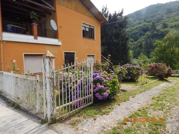 casa indipendente in vendita a Bormida