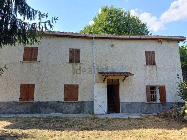 casale in vendita a Bormida in zona Chiesa