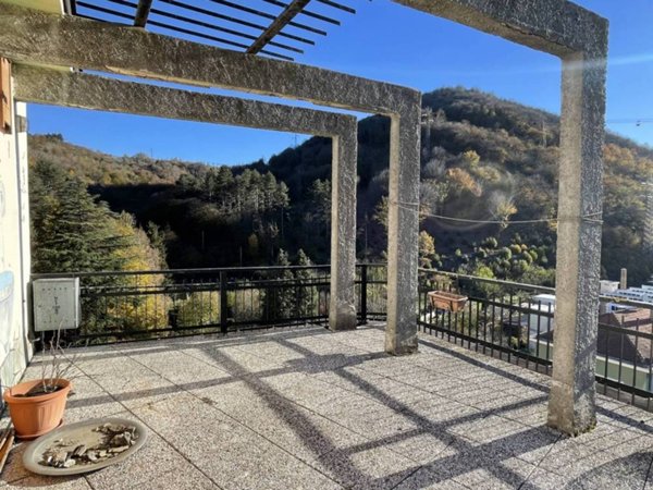 appartamento in vendita a Cairo Montenotte in zona Ferrania