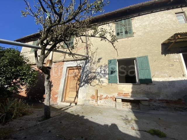 casa indipendente in vendita a Cairo Montenotte