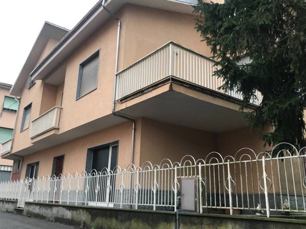 casa indipendente in vendita a Cairo Montenotte