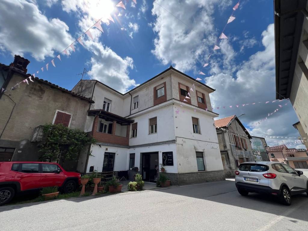 casa indipendente in vendita a Cairo Montenotte