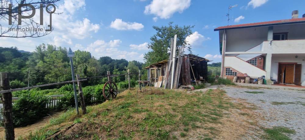 casa indipendente in vendita a Cairo Montenotte