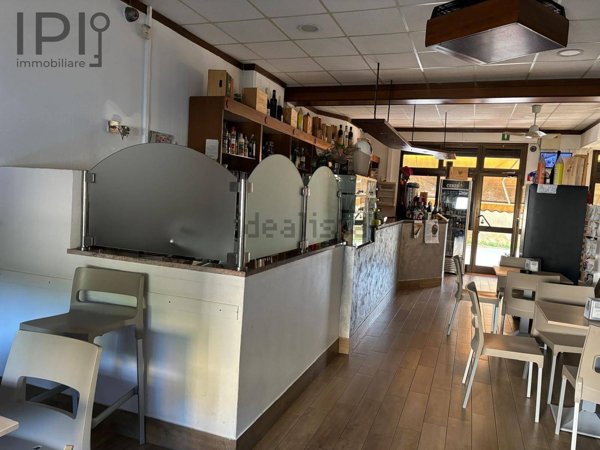 negozio in vendita a Cairo Montenotte