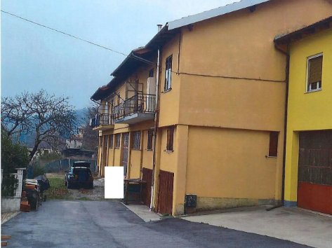casa indipendente in vendita a Cairo Montenotte