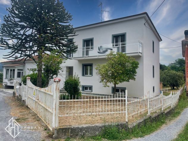 casa indipendente in vendita a Cairo Montenotte