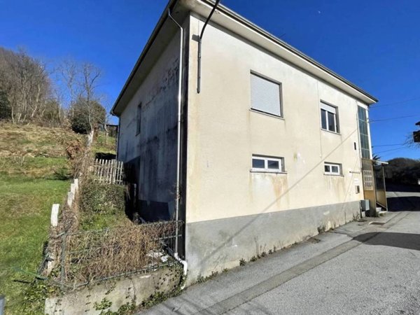 casa indipendente in vendita a Cairo Montenotte in zona Ferrania
