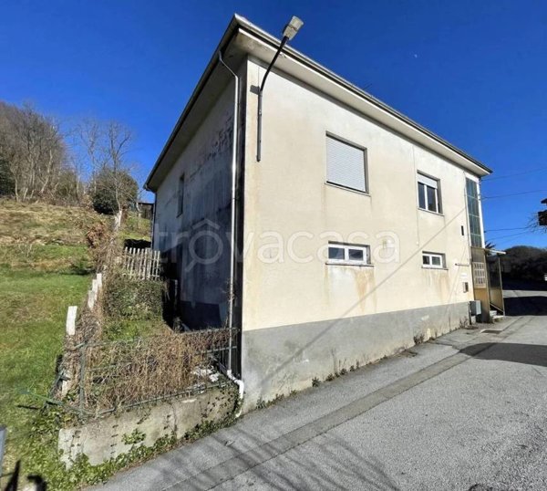 casa indipendente in vendita a Cairo Montenotte in zona Ferrania