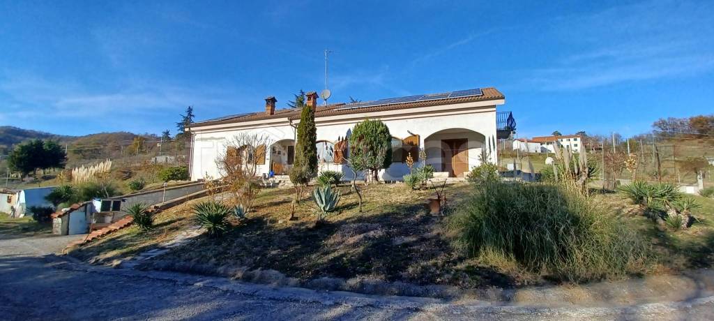 casa indipendente in vendita a Cairo Montenotte