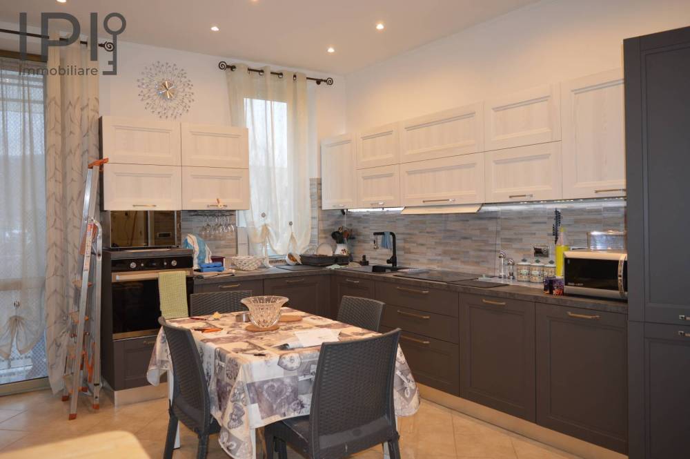 casa indipendente in vendita a Cairo Montenotte